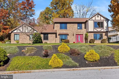 2405 Melbourne Dr, Harrisburg, PA 17112