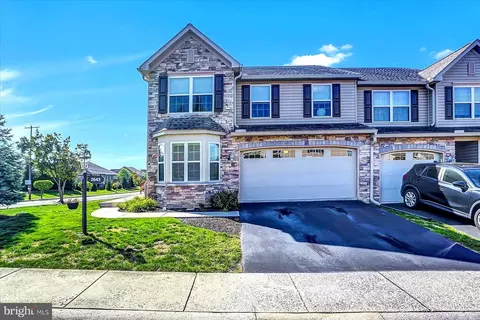2643 Amanda Dr, Harrisburg, PA 17112
