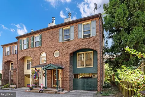 608 Race St, Harrisburg, PA 17104