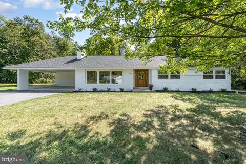4319 Long Dr, Harrisburg, PA 17112