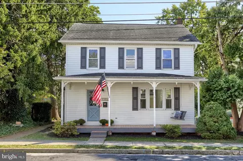115 E 2nd St, Hummelstown, PA 17036