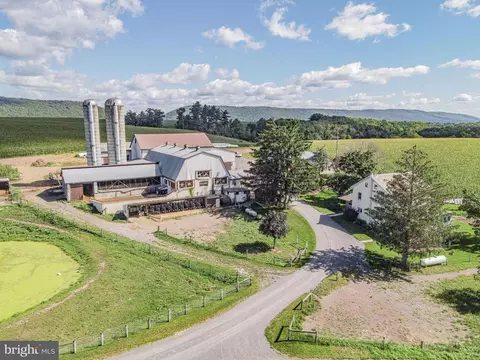 301 Garden Spot Rd, Lykens, PA 17048