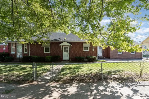 1701 Sycamore St, Harrisburg, PA 17104