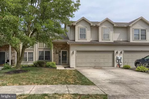 11 Creekview Dr, Middletown, PA 17057