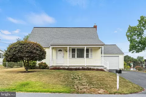 112 Lincoln Pl, Harrisburg, PA 17112