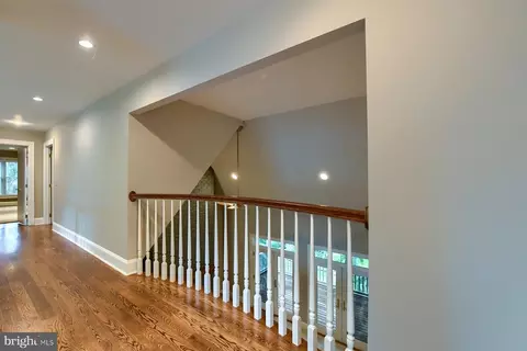 Entry Way - 343 E Granada, Hershey, PA 17033 photo 4 of 6