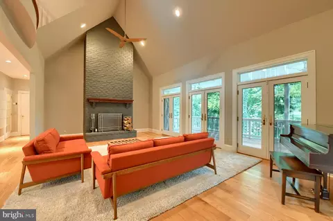 Living - 343 E Granada, Hershey, PA 17033 photo 2 of 9