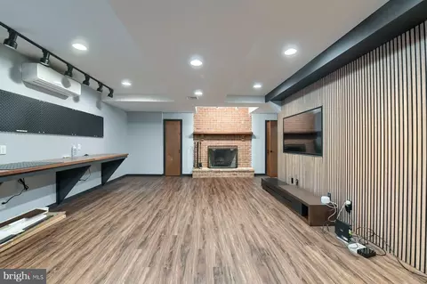 Living - 343 E Granada, Hershey, PA 17033 photo 9 of 9