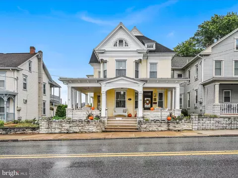 115 S Hanover St, Hummelstown, PA 17036