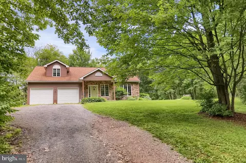 1473 Mountain House Rd, Halifax, PA 17032