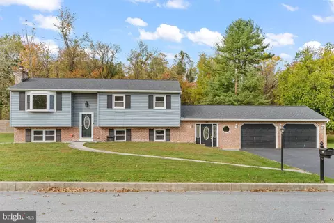 5374 Wilshire Rd, Harrisburg, PA 17112