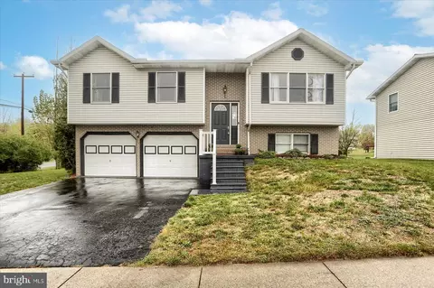 6435 Taunton Rd, Harrisburg, PA 17111