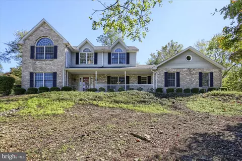 1521 Greening Ln, Harrisburg, PA 17110