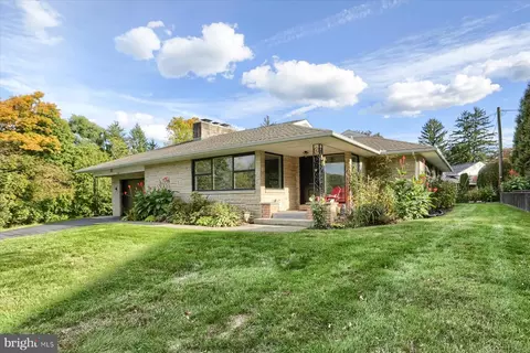 4311 Meadowcrest Rd, Harrisburg, PA 17112