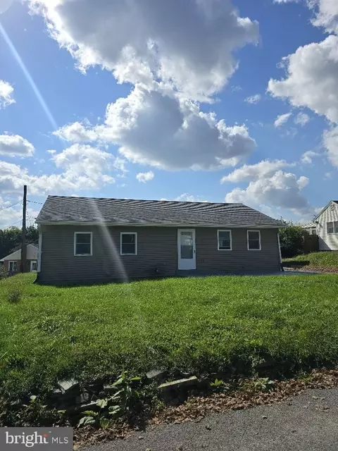 5233 Crestwood Dr, Harrisburg, PA 17109