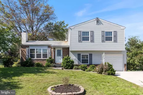 703 Blue Jay Rd, Harrisburg, PA 17111