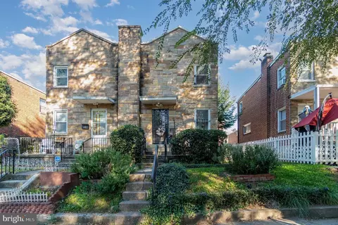 1944 Holly St, Harrisburg, PA 17104