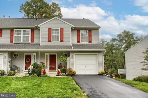 5782 Hidden Lake Dr, Harrisburg, PA 17111