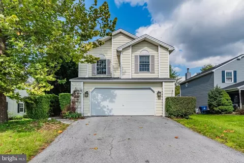 6072 Regent Dr, Harrisburg, PA 17112