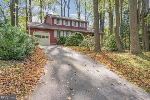 1458 Woodhaven Dr, Hummelstown, PA 17036