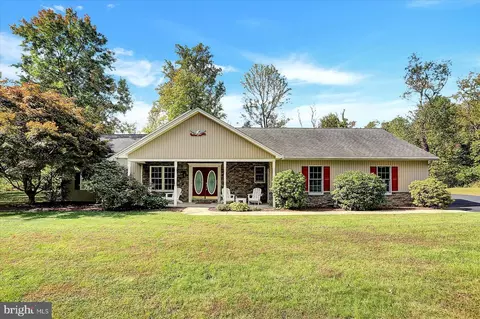 750 Hunt Meadow Dr, Dauphin, PA 17018