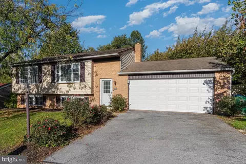 4826 Sweetbrier Dr, Harrisburg, PA 17111