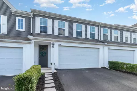 2206 Red Fox Dr, Hummelstown, PA 17036