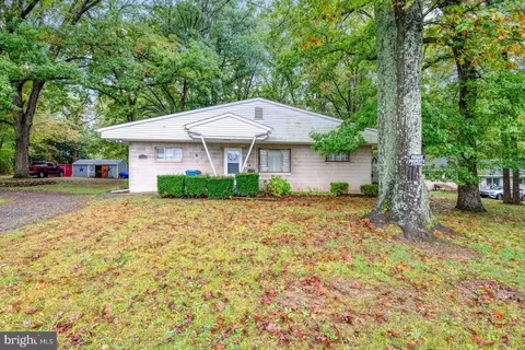 1560 W Valley Ln, Harrisburg, PA 17112