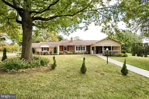 1303 Montfort Dr, Harrisburg, PA 17110