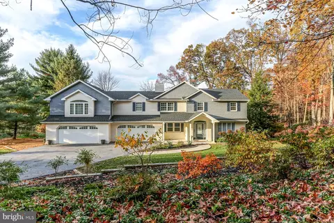 37 Boxwood Dr, Hershey, PA 17033