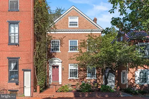 631 S Front St, Harrisburg, PA 17104