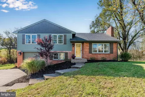 7225 Sandy Hollow Rd, Harrisburg, PA 17112