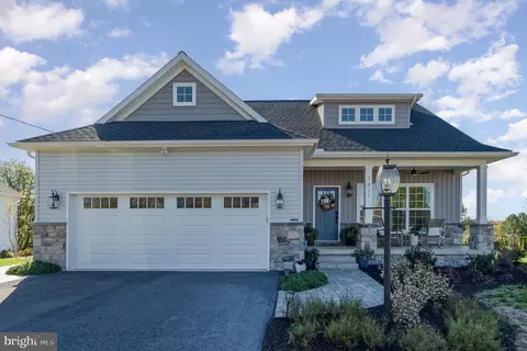 7421 Wells Dr, Harrisburg, PA 17112