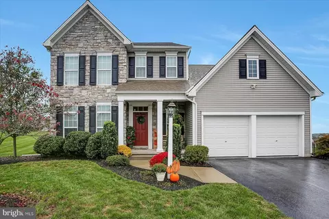 7044 Woodsman Dr, Harrisburg, PA 17111