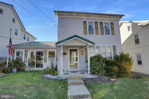 64 S Market St, Elizabethville, PA 17023