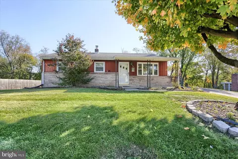 707 Russell Dr, Harrisburg, PA 17112