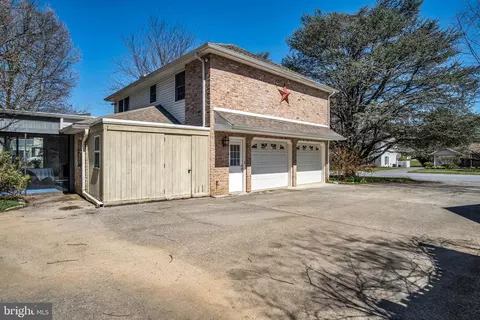 Exterior - 1055 Beech Ave, Hershey, PA 17033 photo 3 of 6