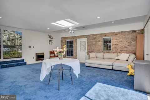 Living - 1055 Beech Ave, Hershey, PA 17033 photo 4 of 4