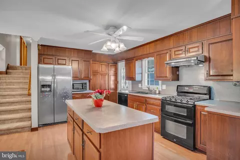 Kitchen - 1055 Beech Ave, Hershey, PA 17033 photo 2 of 2
