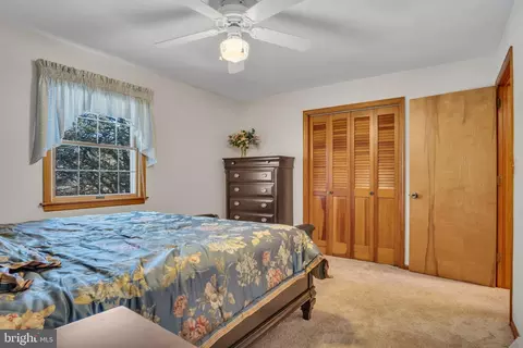Bedroom - 1055 Beech Ave, Hershey, PA 17033 photo 7 of 10