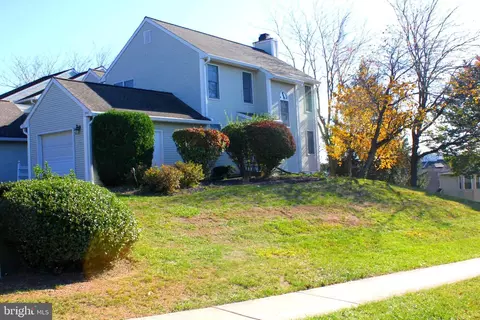 5700 Arklow Dr, Harrisburg, PA 17111