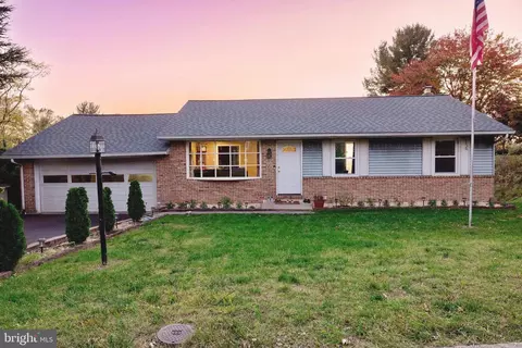 1159 Loop Dr, Harrisburg, PA 17112