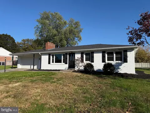 52 Thomas St, Hummelstown, PA 17036