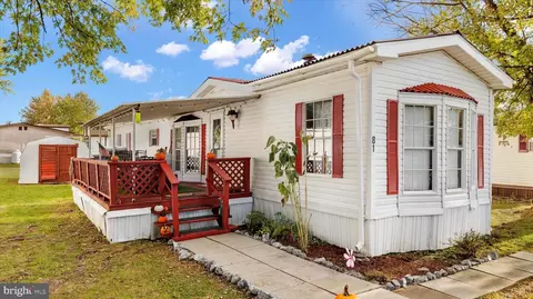 81 Austin Dr, Grantville, PA 17028