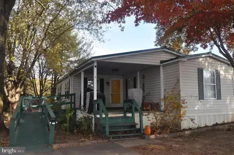 9 Midland Dr, Millersburg, PA 17061