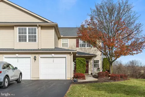 122 Sparrow Rd, Hummelstown, PA 17036