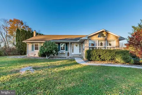 315 Pheasant Rd, Grantville, PA 17028