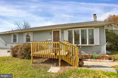 110 E 6th St, Williamstown, PA 17098