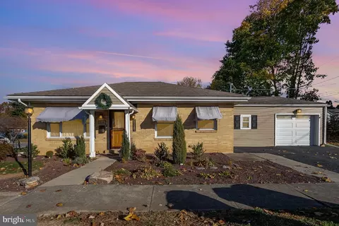 816 N Pine St, Middletown, PA 17057