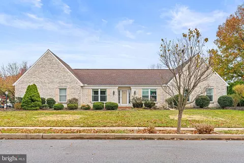 431 Indian Run Dr, Hummelstown, PA 17036